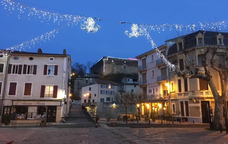 Marché de Noël de Quillan avec artisanat et produits locaux
