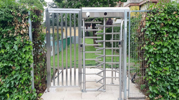 ¿Por qué tener un control de acceso en una piscina comunitaria?