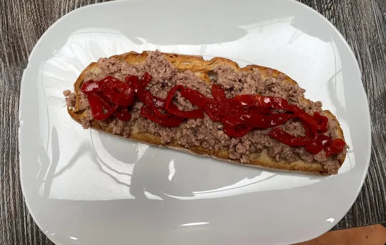 tostajo de atún y pimientos