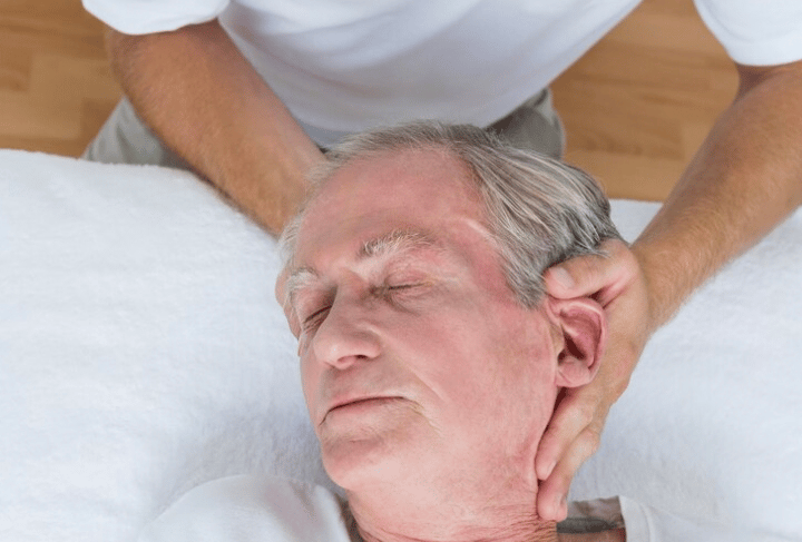 Trattamento anziano della cervicale