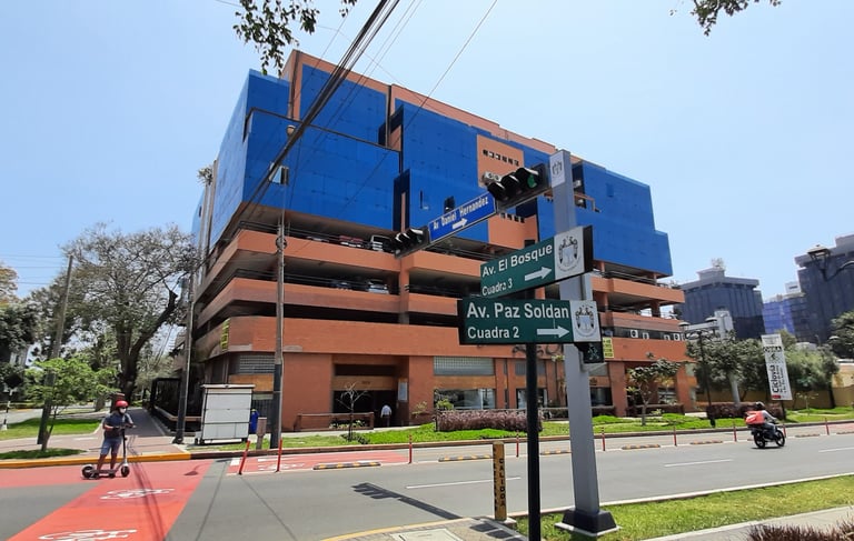 Oficina en Centro comercial Los Olivos San Isidro