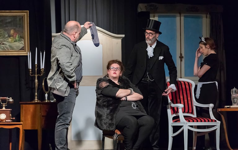 Vivien LHERAUX pièce de théâtre A quelle heure on ment ?