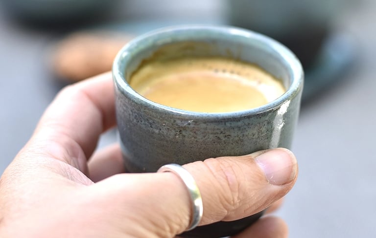 Espressokopje_bergenmetSANT. keramiek