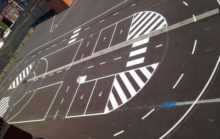 Cour de récréation et sa piste de go-kart