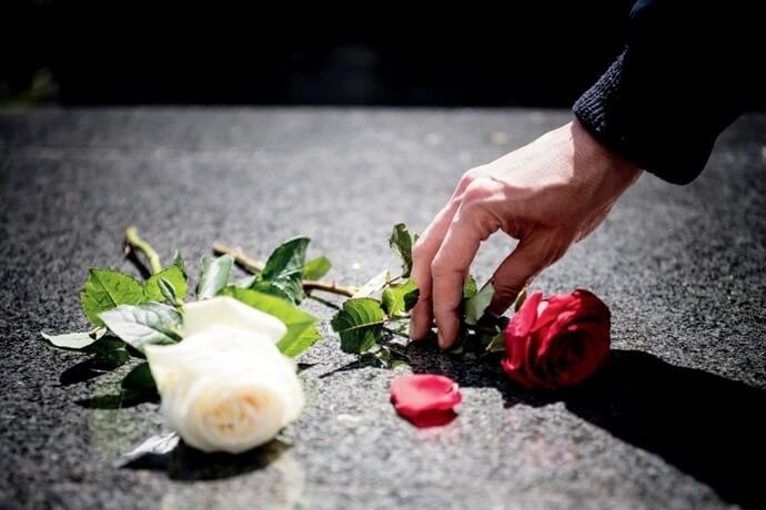 funeral com rosas Além Funebre Funerária em São Marcos