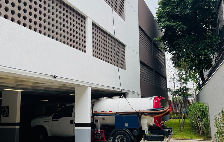 caminhão de sucção