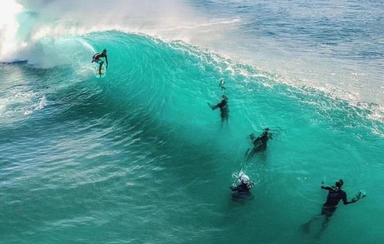Surf in Padang Padang Beach