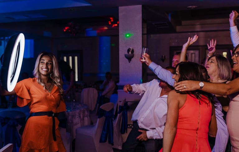 roaming photobooth wedding toronto