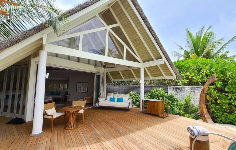 milaidhoo-maldives-beach-villa-terrace