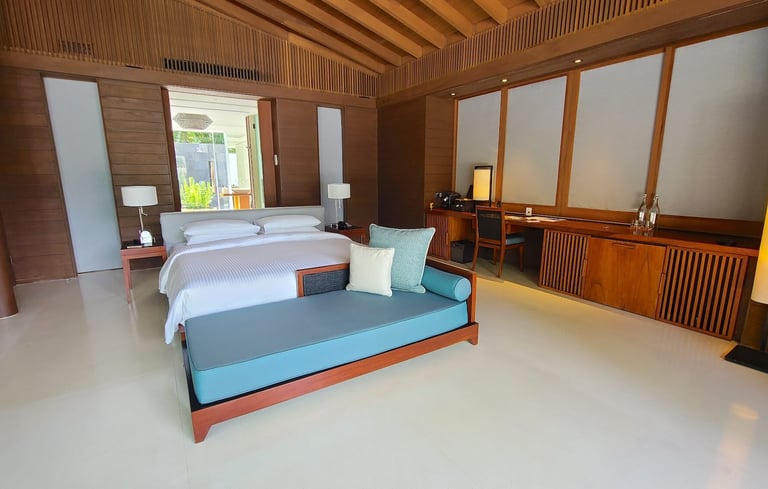 park-hyatt-maldives-beach-villa-bedroom