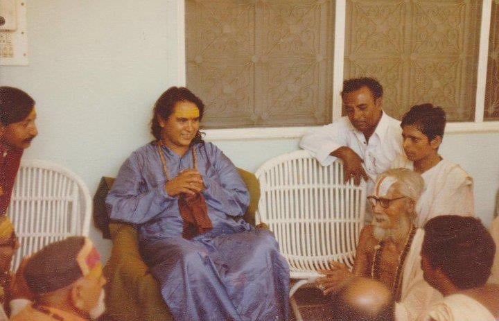Shri Babaji with devotees