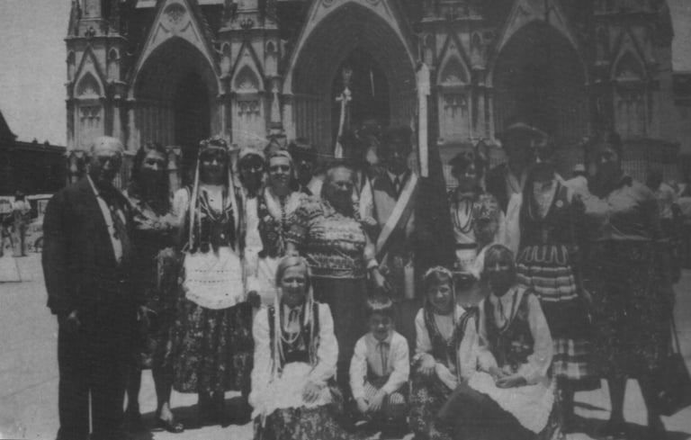Polacos de Llavallol en la década del '80 visitando la Basílica de Luján