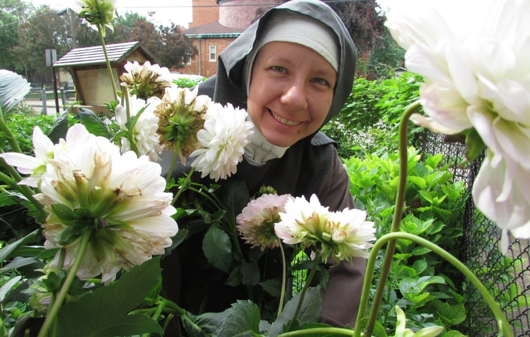 Franciscan Daughter of Mary