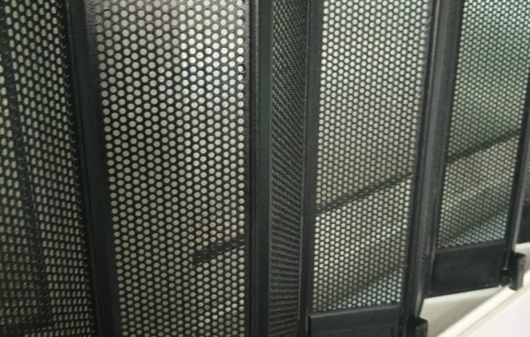 Aluminium mesh strip 