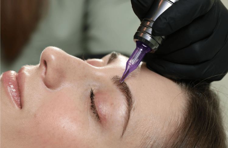 Tratamiento de microblading de cejas en Alhaurín el Grande, Málaga
