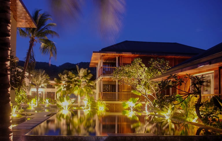 Dhevatara Beach Hotel (Praslin Island) - photos courtesy of Expedia