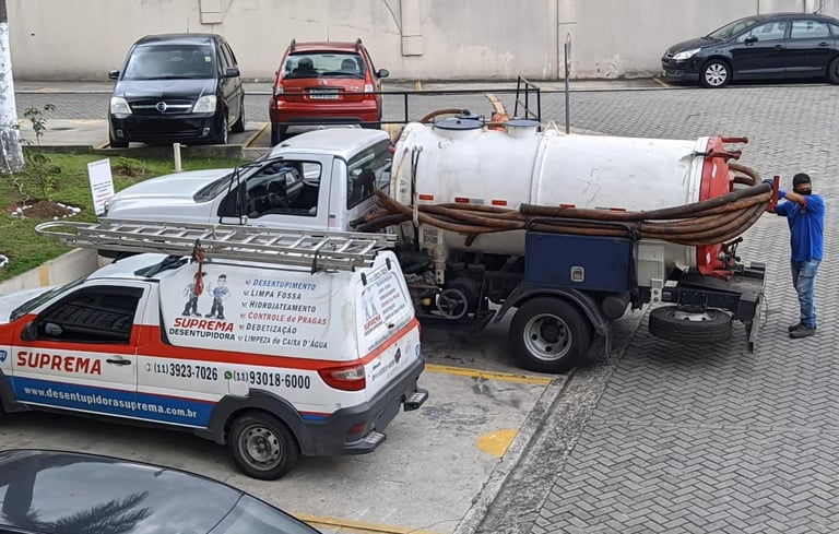 carros da suprema desentupidora