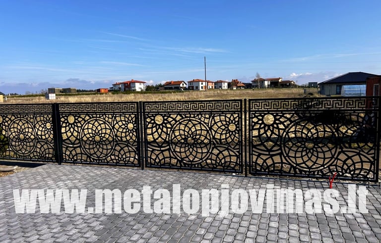 Metalinės tvoros kaina 