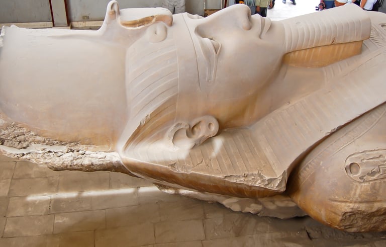 estatua de ramses segundo 
