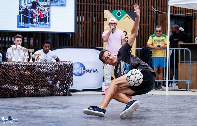 Benoit Bergasse qui gagne la compétition de foot freestyle à Montpellier