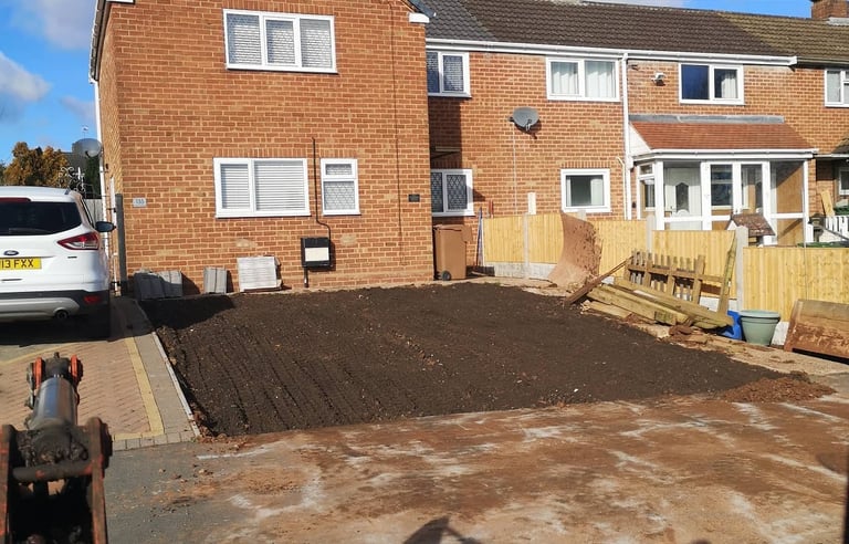 Gravel and sand delivered to domestic site in Stourbridge