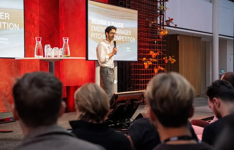 Seminaarin valokuvaus Slush 2025 