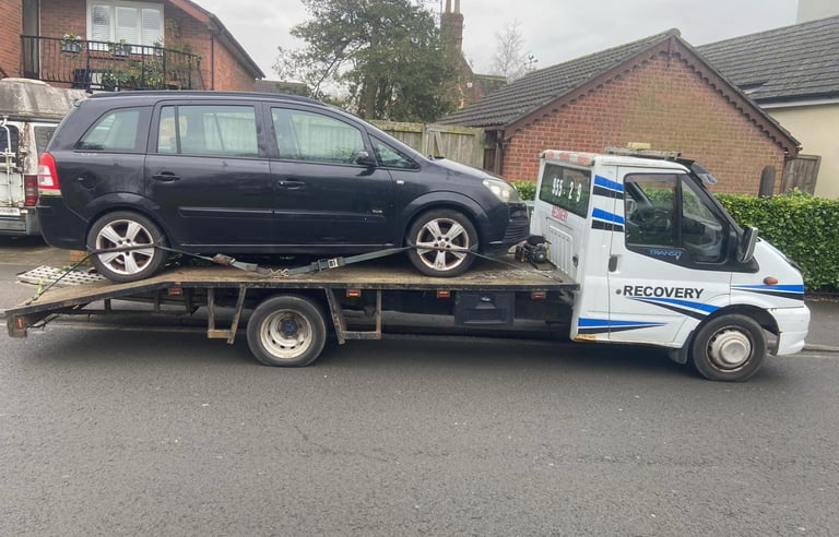 alt="Car recovery and transport truck in action near Worcester"