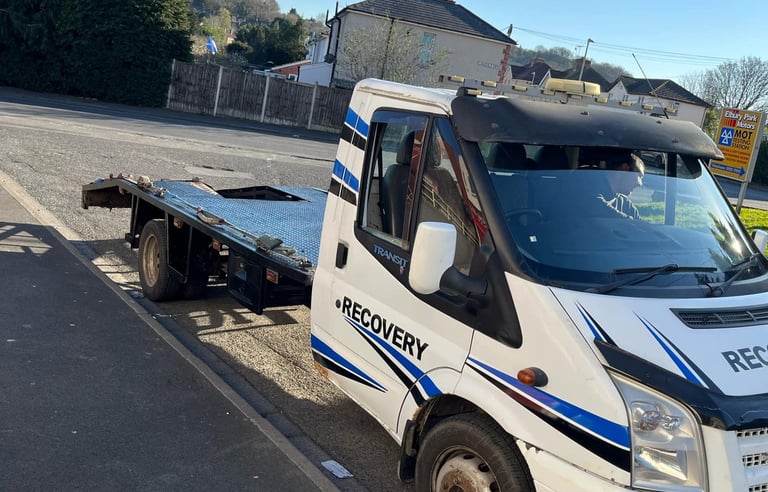 alt="Engine fault being diagnosed at home in Malvern"