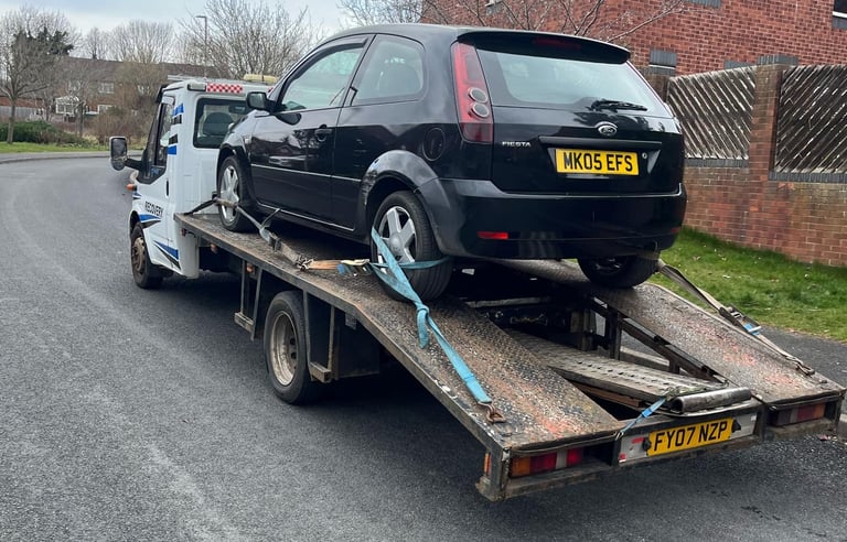 alt="Breakdown recovery team assisting in West Malvern"