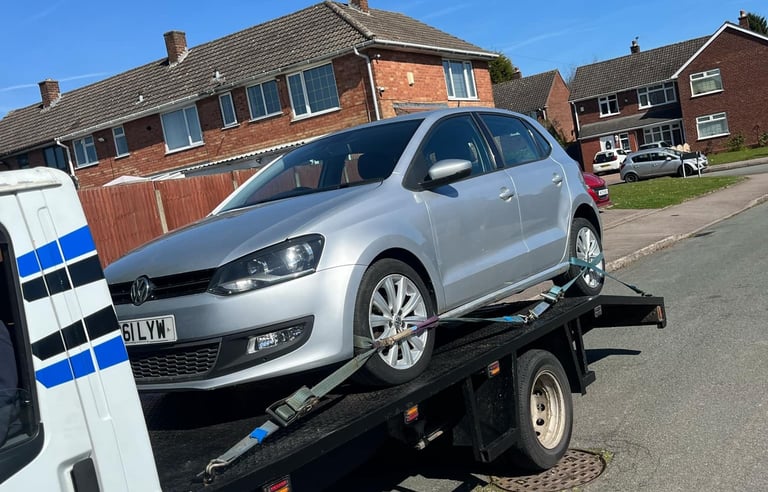 alt="Emergency car recovery service available day and night in Worcester"