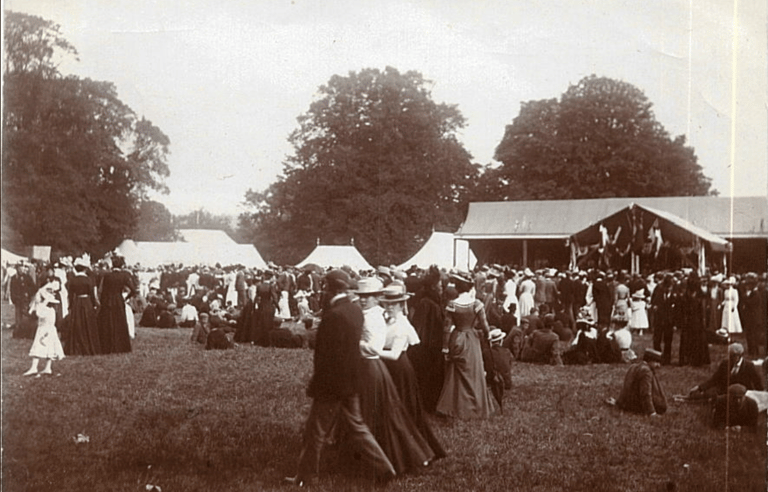A Sandy Show from the early 1900s