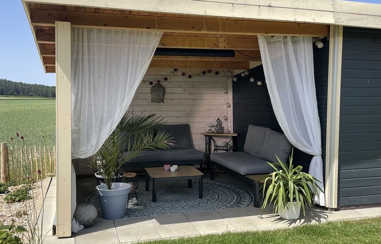 Gartenlounge - schön eingerichtet