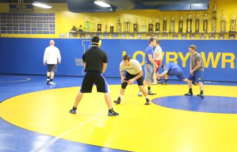 "11-19-15 Wrestling Practice By Nico Espinola" by thelowrybrand is licensed under CC BY-SA 2.0.
