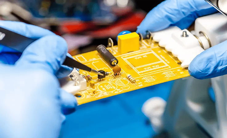 The benefits of Low-Volume PCB Assembly with Omini for cost-effective, high-quality solutions.