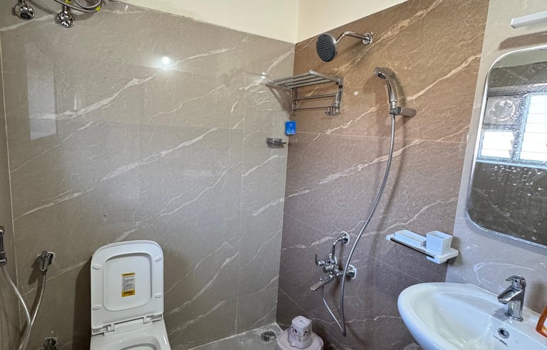 Deluxe Room Restroom