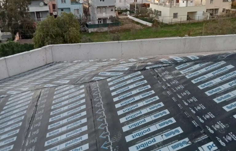 Seferihisar çatı izolasyonu ve su yalıtımı uygulaması (membran/teras çatı)