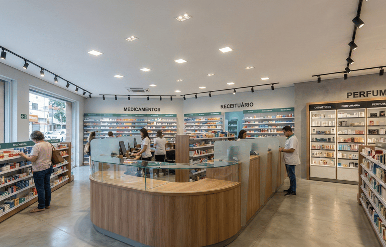 Projeto arquitetônico de farmácia moderna