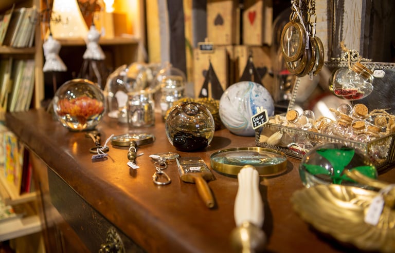 Idées cadeaux : sulfures, boules en verre, loupes...