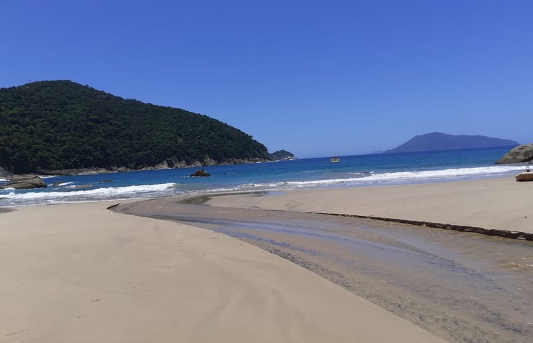 Praia das Caveiras