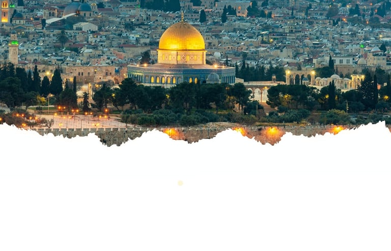 Vista panorâmica de Jerusalém ao entardecer, com destaque para a Cidade Antiga, a Cúpula da Rocha 