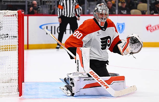 Philadelphia Flyers goalie Vlader posts a shut out victory against the Penguins in game 2 of the 1st round (2026 Playoffs)