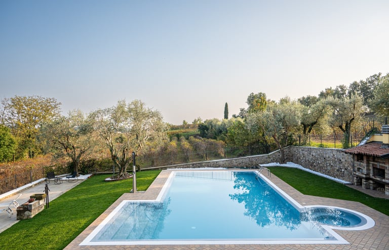 foto villa con piscina in affitto breve