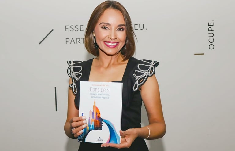 Livro Dona de si, dona de sua carreira, dona do seu negócio- Coautora Elaine Rodrigues