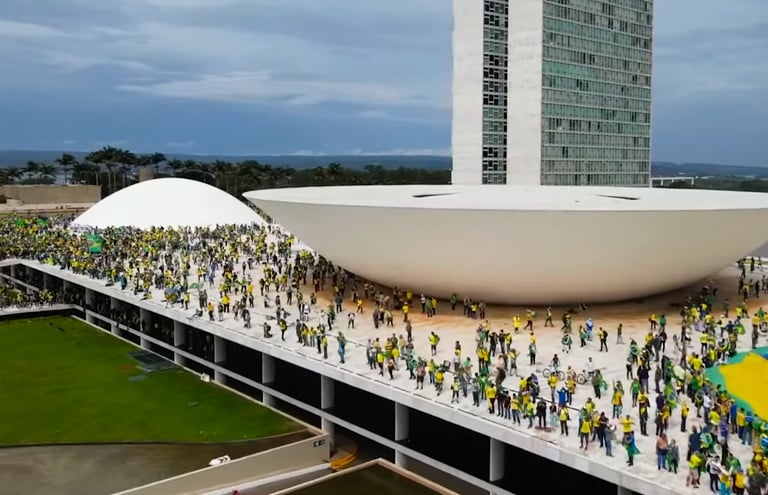 Brasilia em 08/01/23 ataque bolsonarista