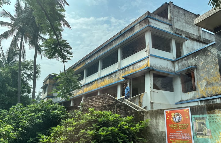 Kalidaha Gohaldaha R.M. High. and trees.