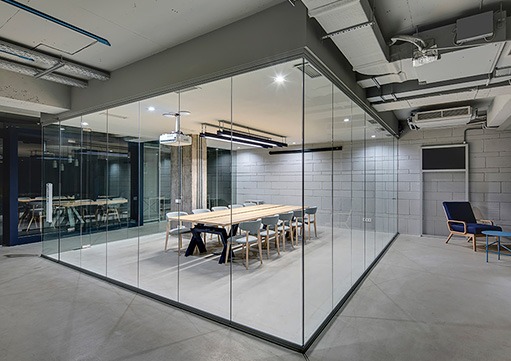 Tabiqueria Vidriada, Especial para Divisiones de Ambiente u Oficinas