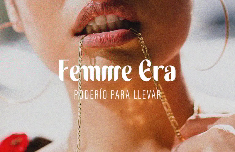 Imagen de portada del branding de Femme Era mostrando una mujer con un collar en la boca y el logotipo de la marca