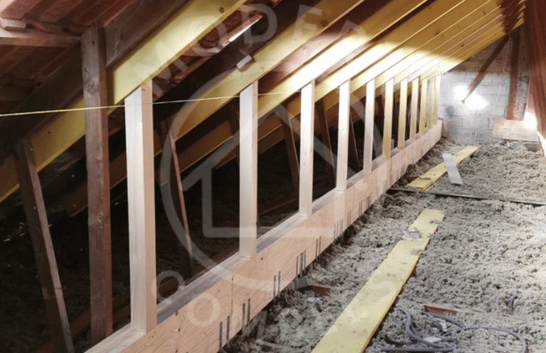 Installation des poutres en KERTO et des jambes de force pour la reprise des efforts de la charpente