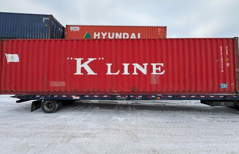 40ft shipping containers for sale in Ontario with winter-ready doors and seals