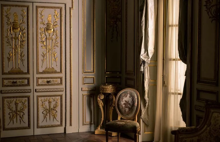 porte ornée dans un chateau à aix